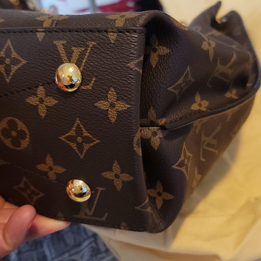 ⚘️Beautiful Louis Vuitton Metis Hobo⚘️ - Picture 8 of 16